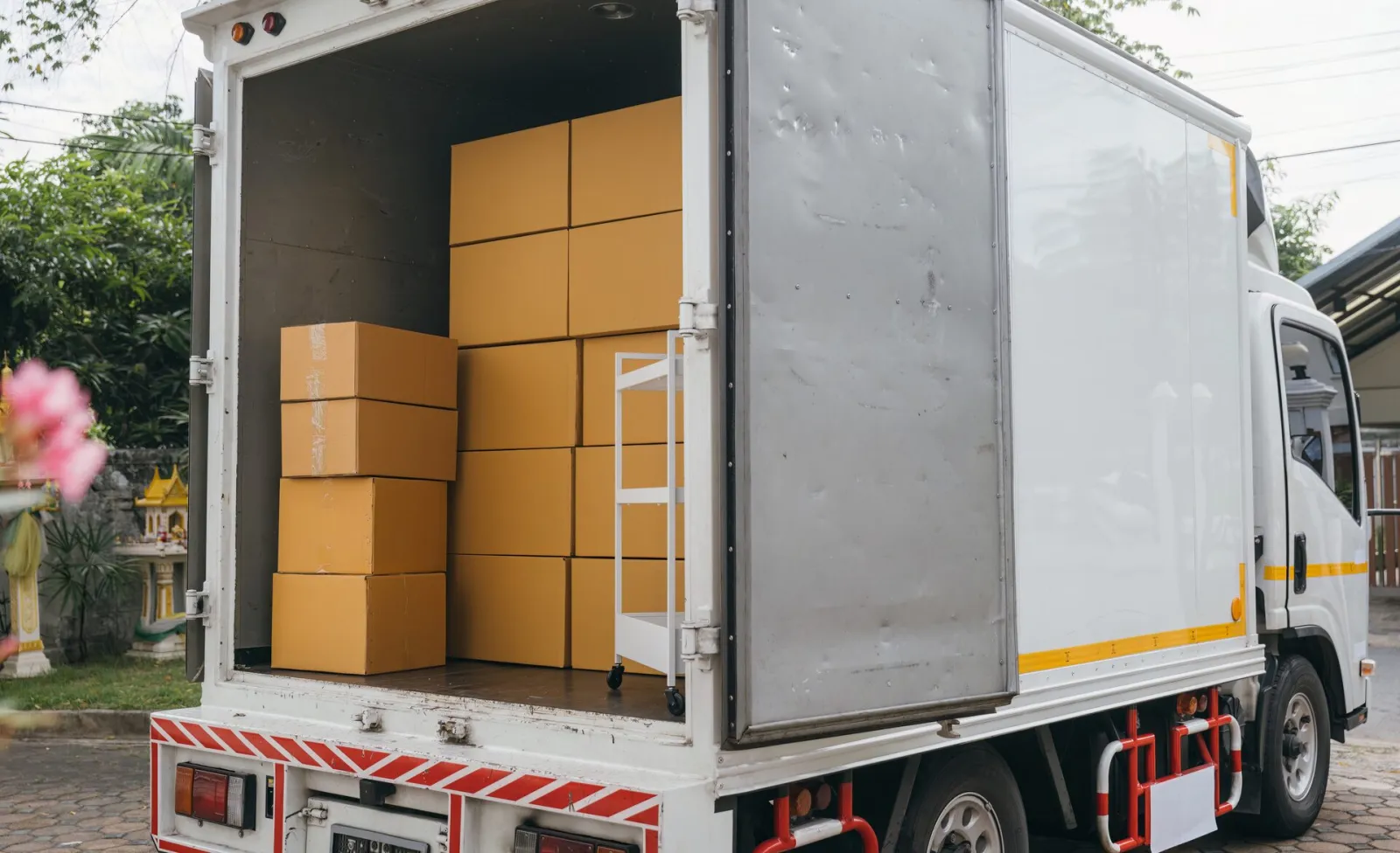 Bulky & Oversized Pickups in Maryborough — Hervey Bay Door 2 Door